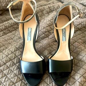 Prada shoes size 9 only worn once black with silver